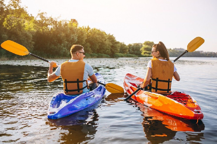 How Kayak Hire Encourages Active And Relaxing Travel Experiences?
